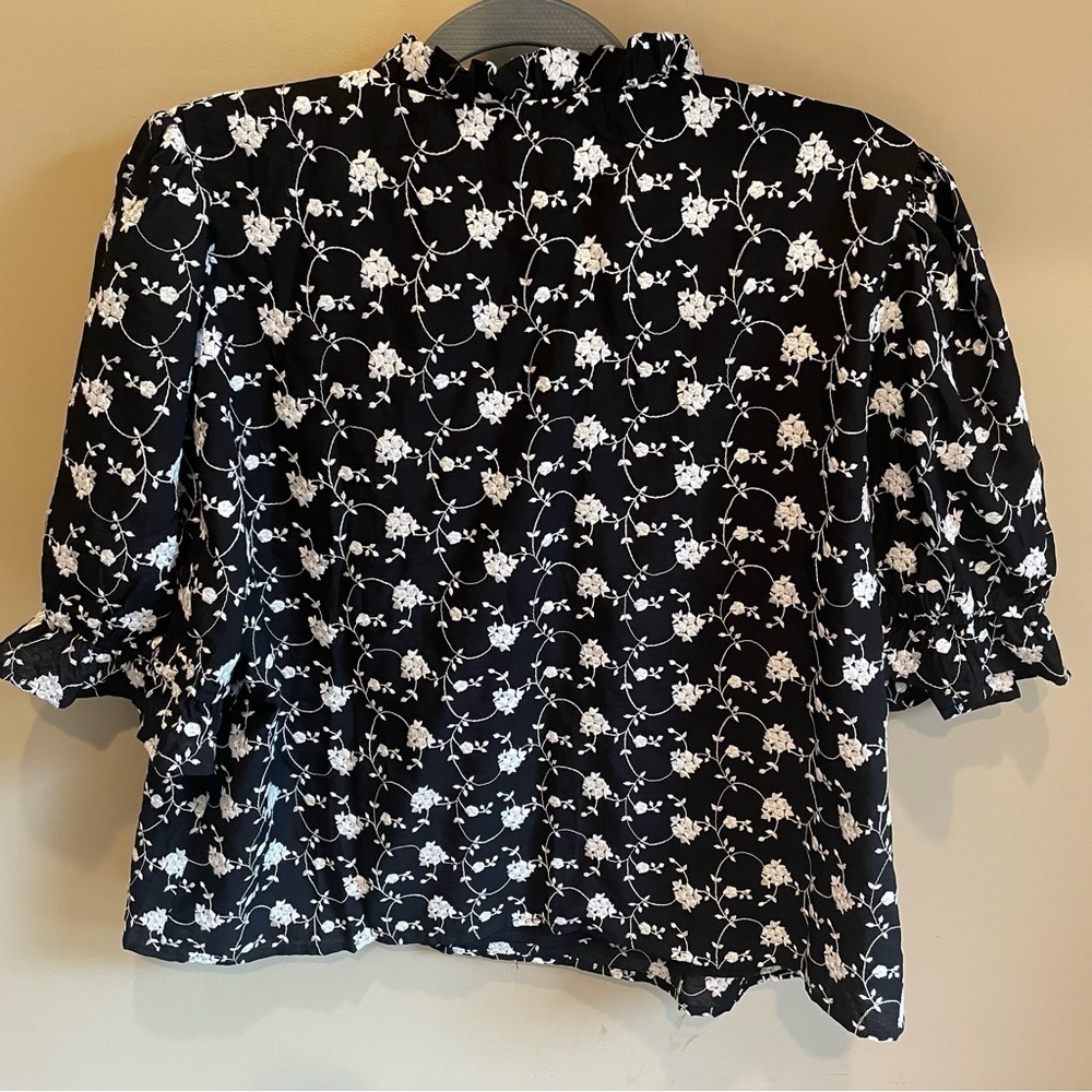Draper James | Embroidered Floral Short Sleeve Top size XXL - Picture 6 of 9